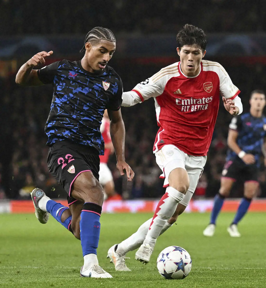 【画像・写真】アーセナル・冨安　「違和感」で交代　ベストメンバー選出の森保ジャパン「誤算」