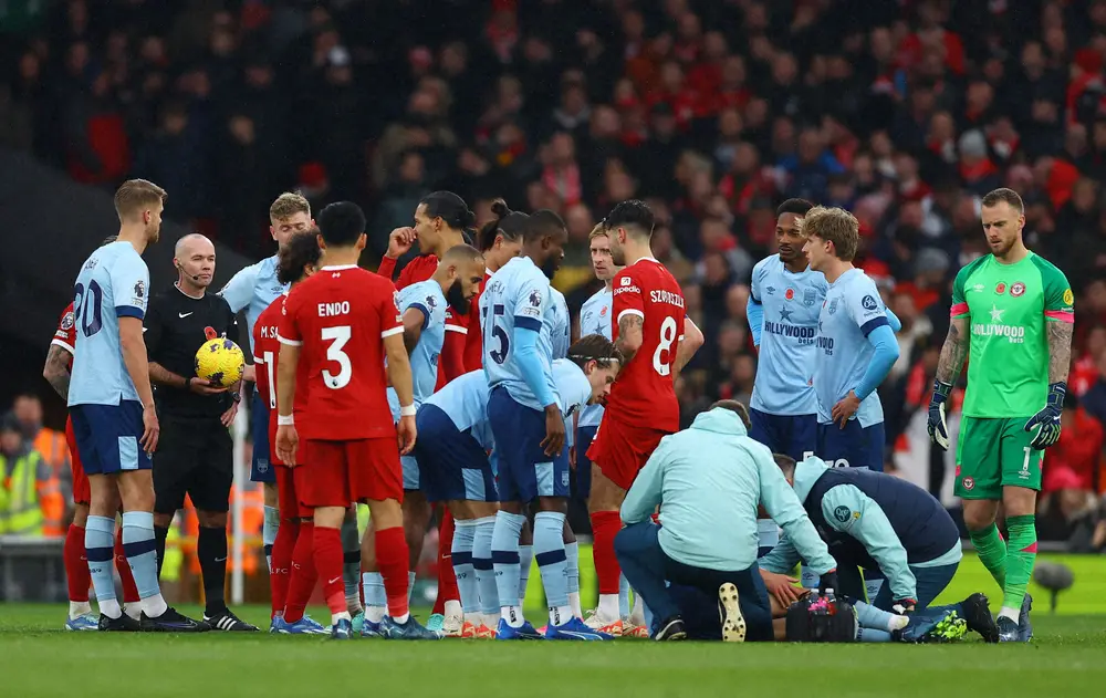 【画像・写真】ブレントフォード指揮官　完敗認めるも…リバプール遠藤のVAR判定に不満タラタラ「明らかなレッド」