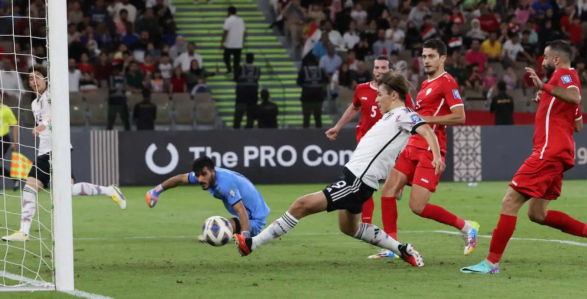 【画像・写真】上田綺世  快挙2発!!南野以来4人目W杯予選開幕から２戦連発「いい形つくれた」