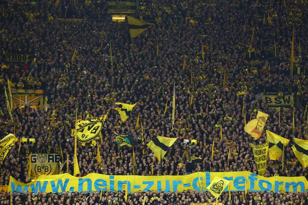 【画像・写真】今季世界で最も“観客を集めた”サッカースタジアムとは…シャルケは2部でも驚異の全体11位