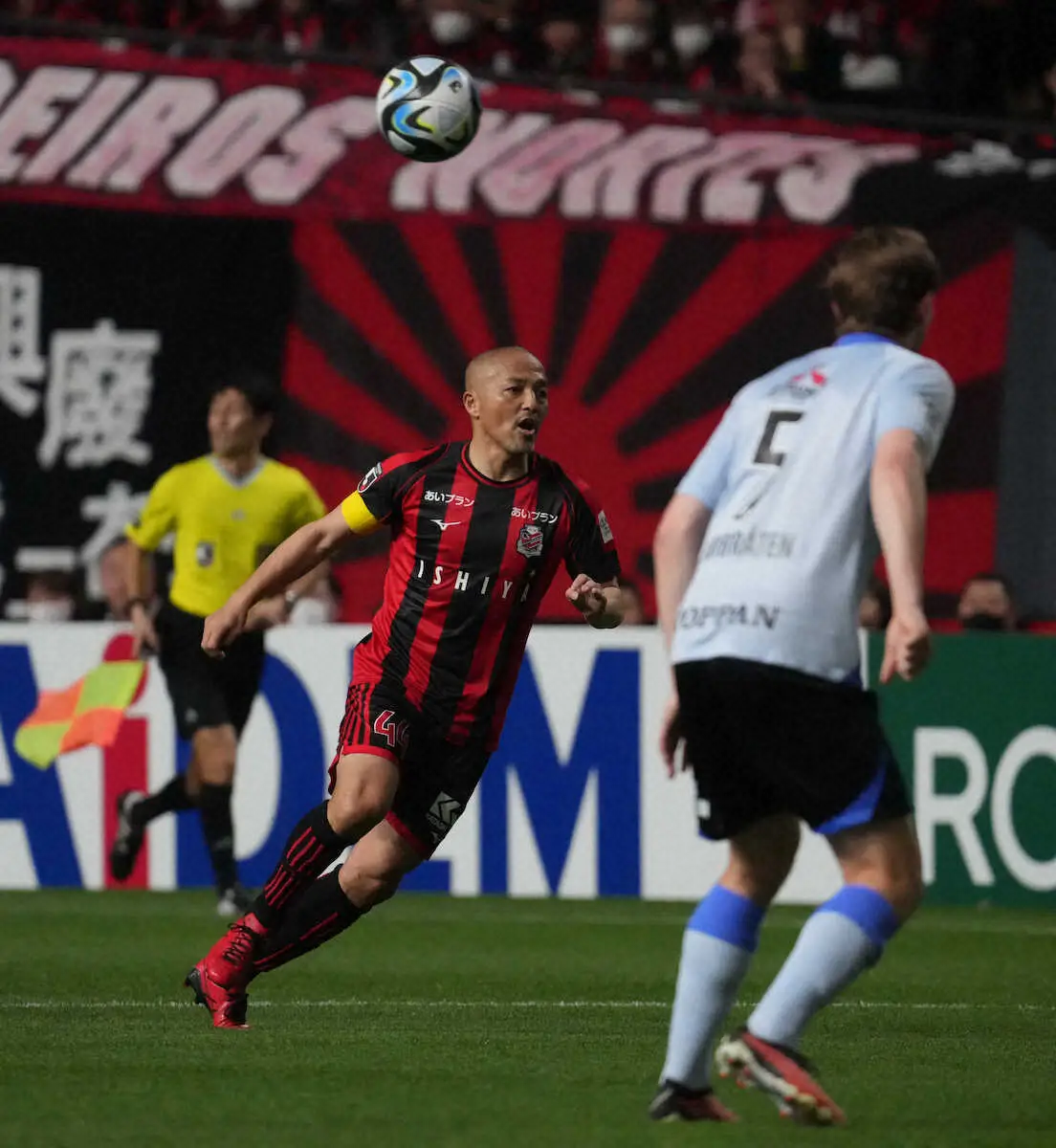 【画像・写真】小野伸二、笑顔満開の引退試合　有終ベルベットパスに両軍花道　最後まで体現“サッカーを楽しむ”