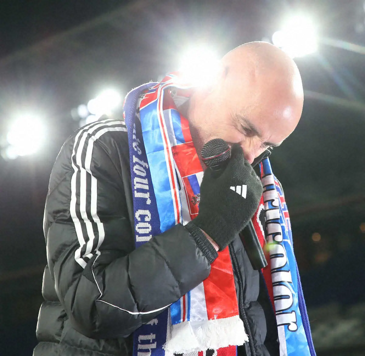 【画像・写真】横浜が大逆転でACL決勝T進出　退任のマスカット監督は涙の別れ「家族のように迎え入れてくれた」