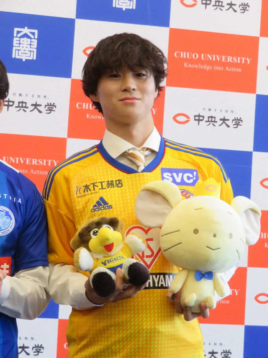 【画像・写真】中大のJ内定者が会見　J2仙台内定のMF有田は恩師・森山監督の下で活躍誓う「仙台の攻撃に貢献したい」
