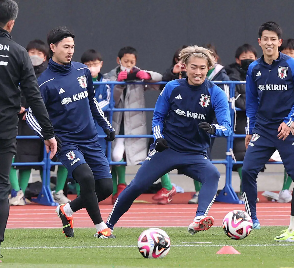 【画像・写真】日本代表合宿スタート　絶好調・南野がアジア杯に自信「求められるのは優勝だけ」