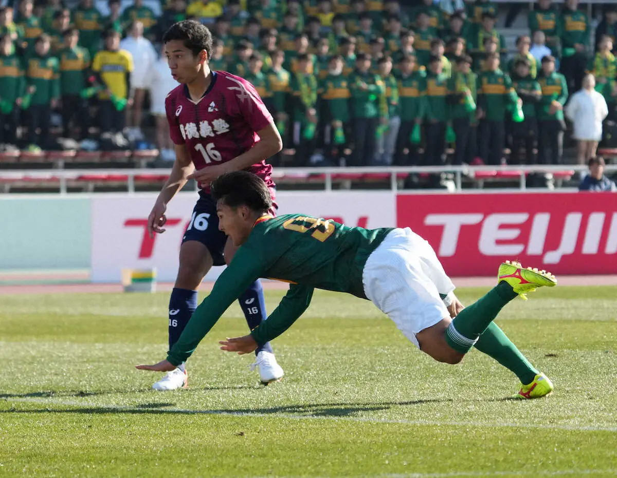 【画像・写真】【高校サッカー】静岡学園　川崎F内定FW神田が頭で2ゴール　18歳誕生日に大暴れ