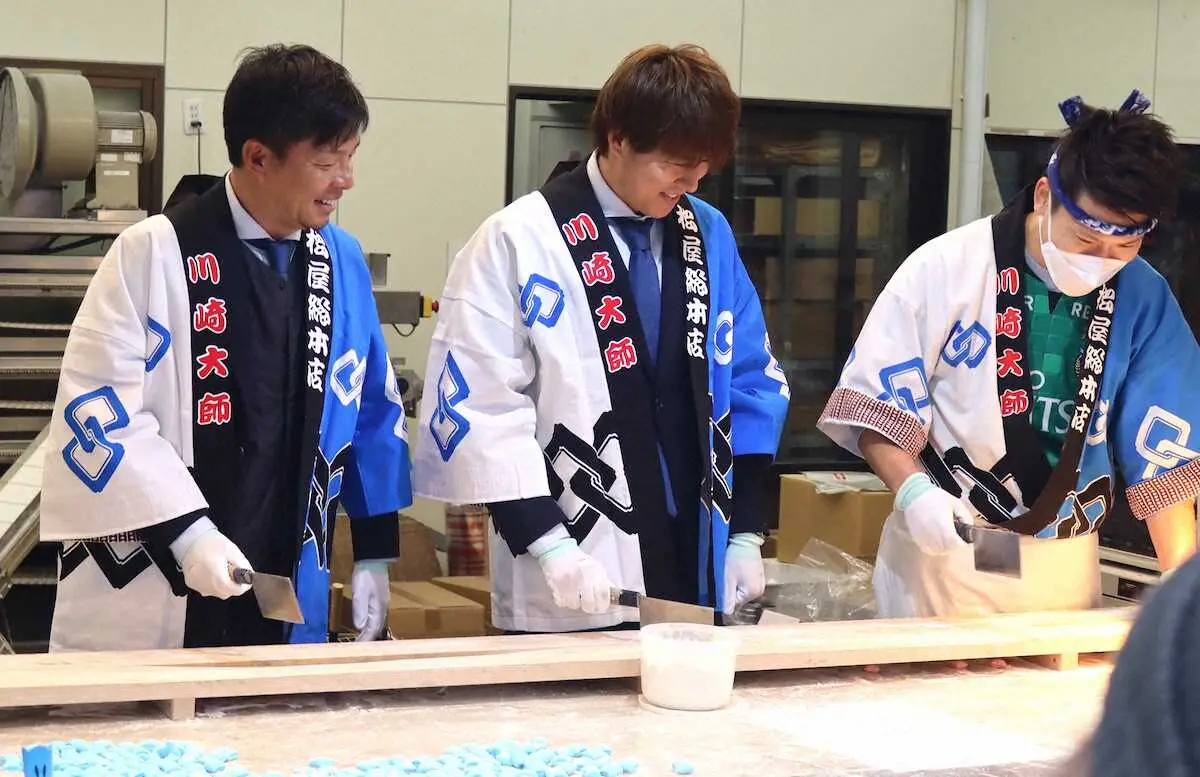 【画像・写真】川崎Fが必勝祈願　指揮8年目の鬼木監督「1年を通しての力はリーグ戦」複数タイトル獲得目指す