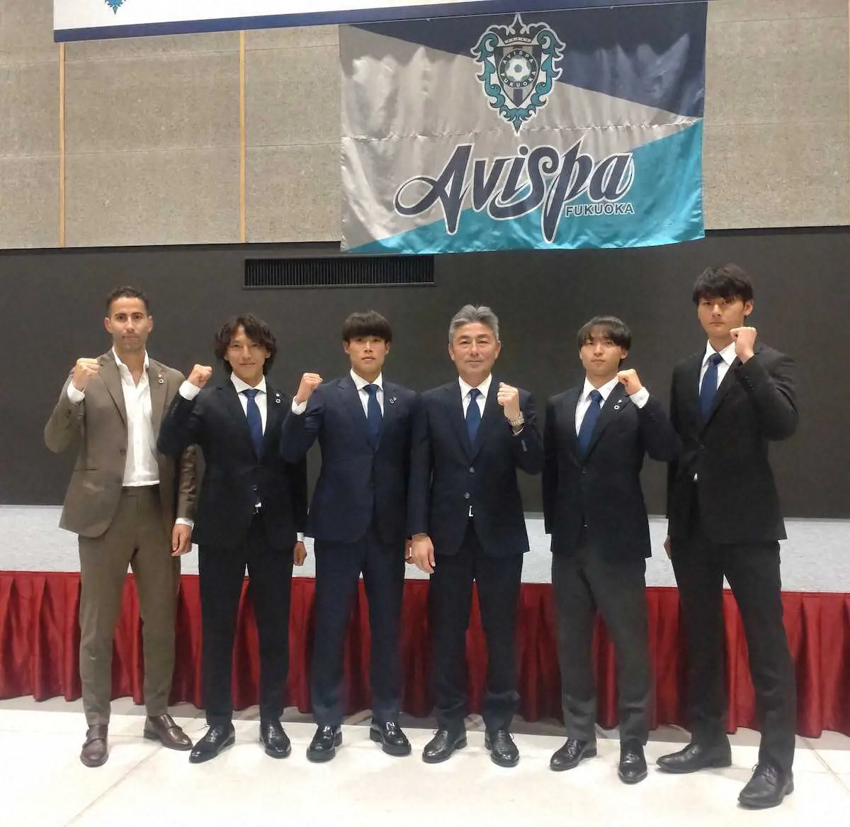 【画像・写真】福岡が始動　長谷部監督「最高順位を取れるように最高出力で」