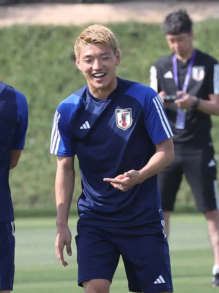 【画像・写真】堂安はアジア杯期間中の髪型チェンジを予告　19日対戦のイラクは「ハングリー精神は間違いなくある」