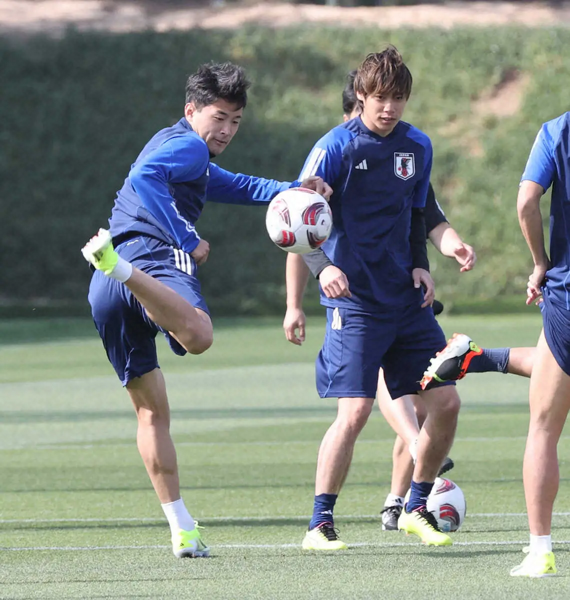 【画像・写真】イエローなんの！DF菅原由勢「気にしながらプレーしてる方が間違い」