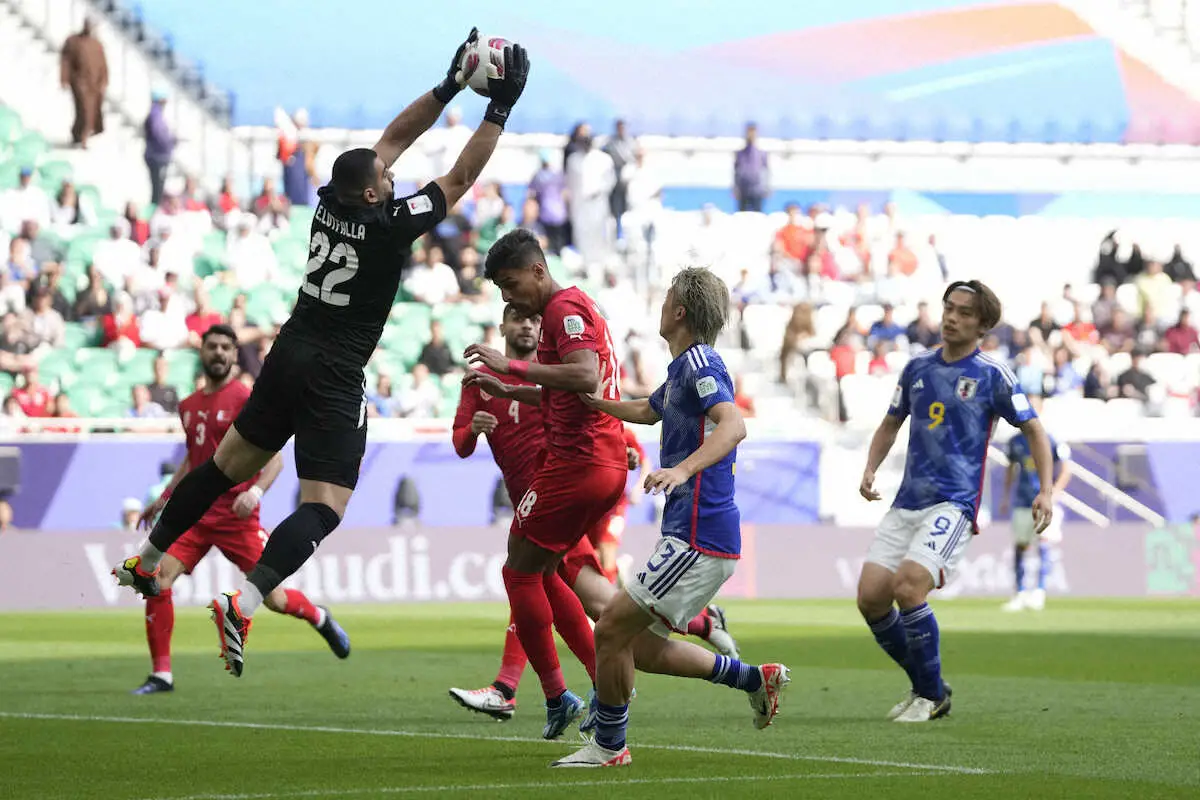 【画像・写真】【アジア杯】1人だけ他競技選手！？バーレーンGKの体格にファン驚がく「強そう」「プロレスラーみたい」