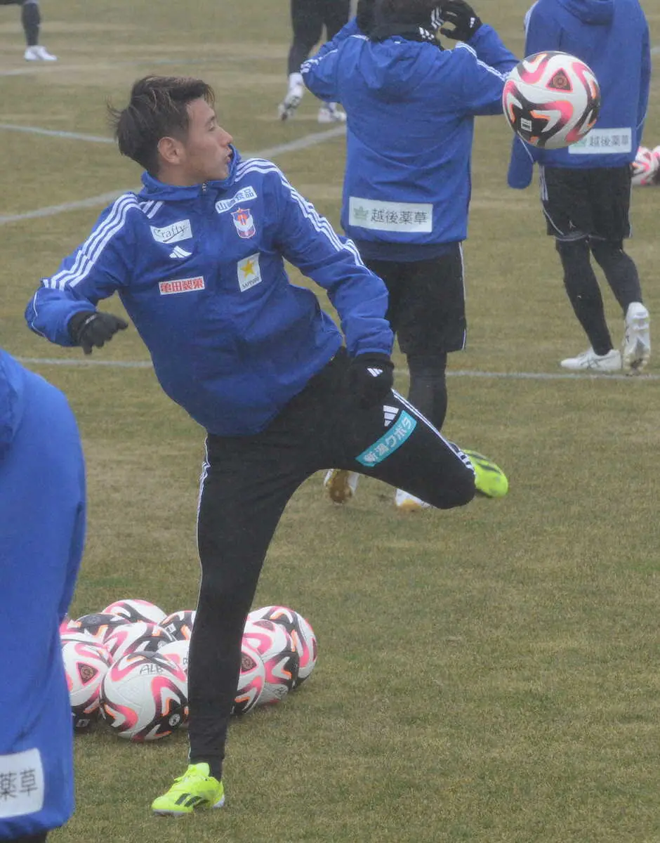 【画像・写真】新潟・松田　今季こそJ1開幕戦初先発だ！「ゴール前にいる機会増えた」成長実感