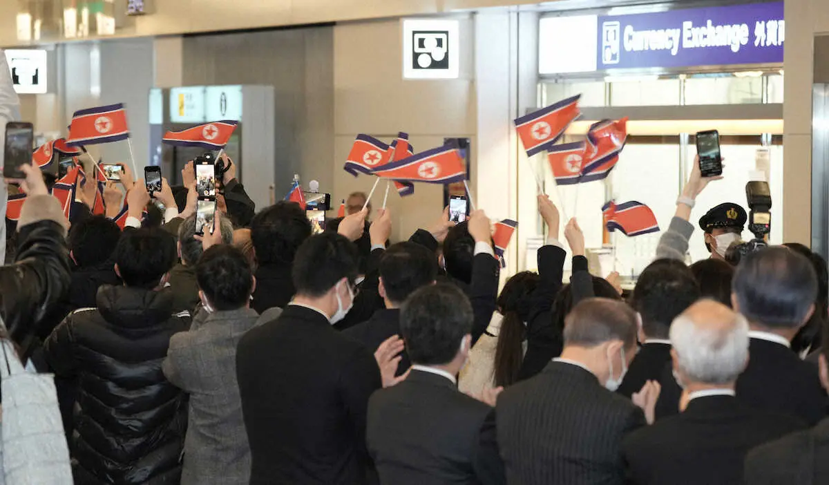 【画像・写真】サッカー北朝鮮女子代表来日　なでしこよりも早い日本入りの“本気モード”　2・28運命の一戦
