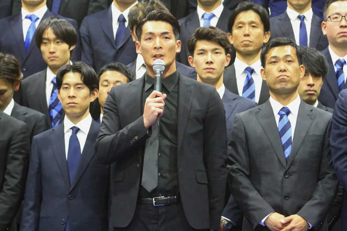 【画像・写真】社会人サッカー・品川CC槙野智章新監督が所信表明「目指すのは攻撃的サッカー」　熱血指導で昇格目指す