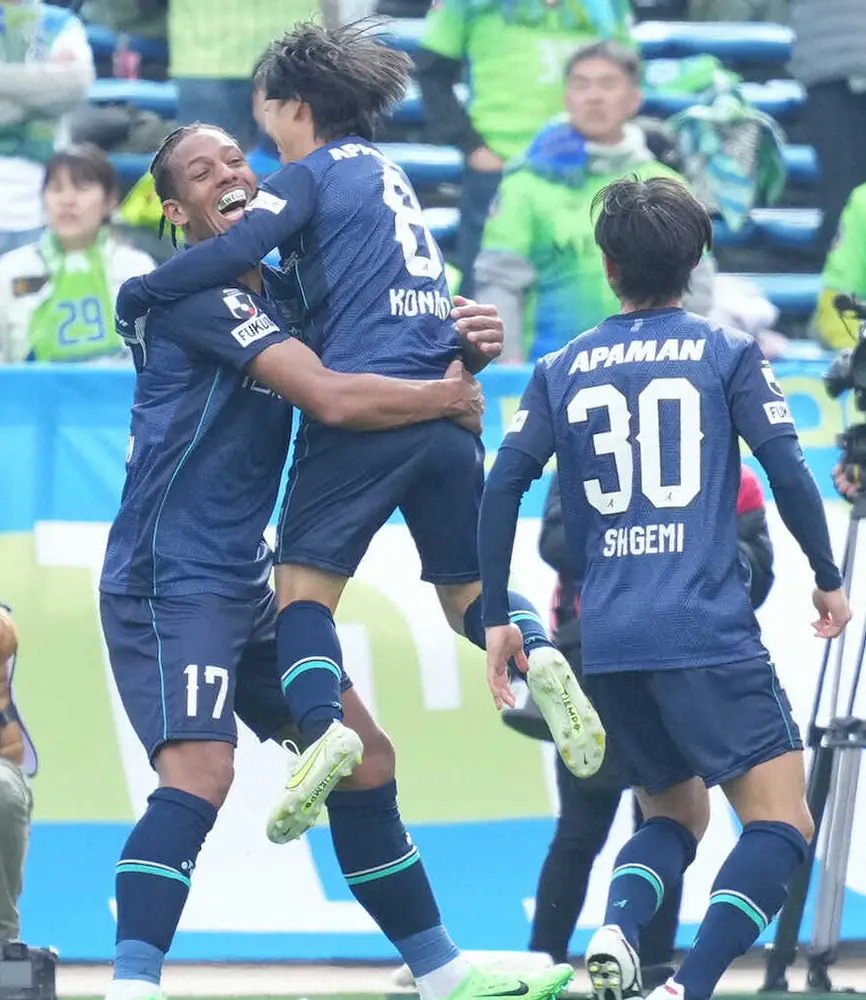 【画像・写真】福岡の36歳FWウェリントン“来日11年連続ゴール”　「長いこと日本でプレーしていることは誇り」