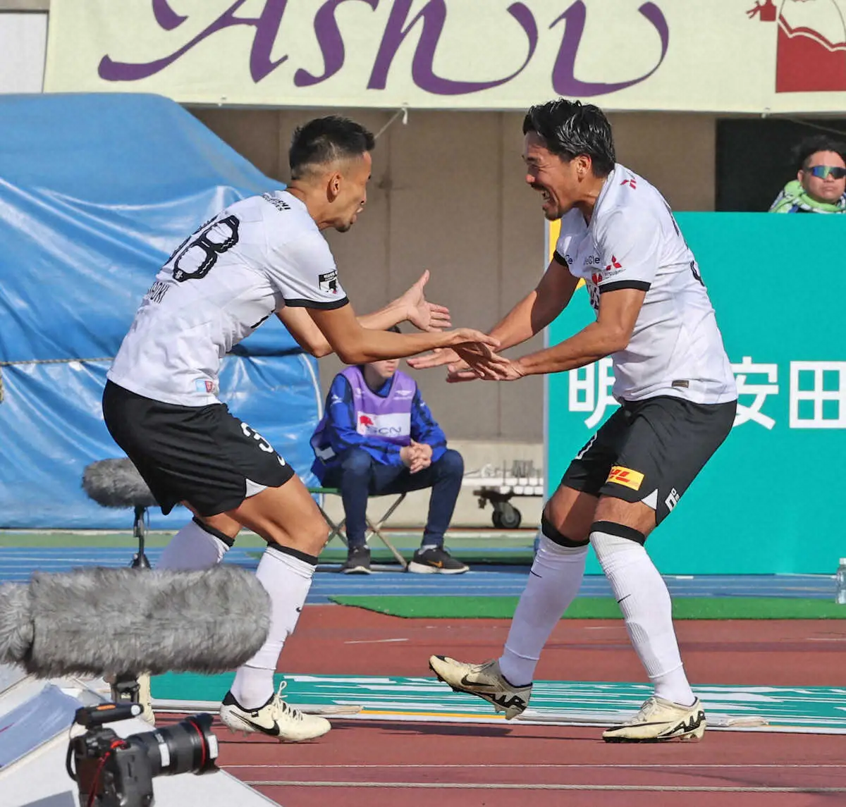 【画像・写真】浦和のFW興梠がJ1で18年連続得点の新記録を樹立　「丈夫な体に生んでくれた親に感謝したい」