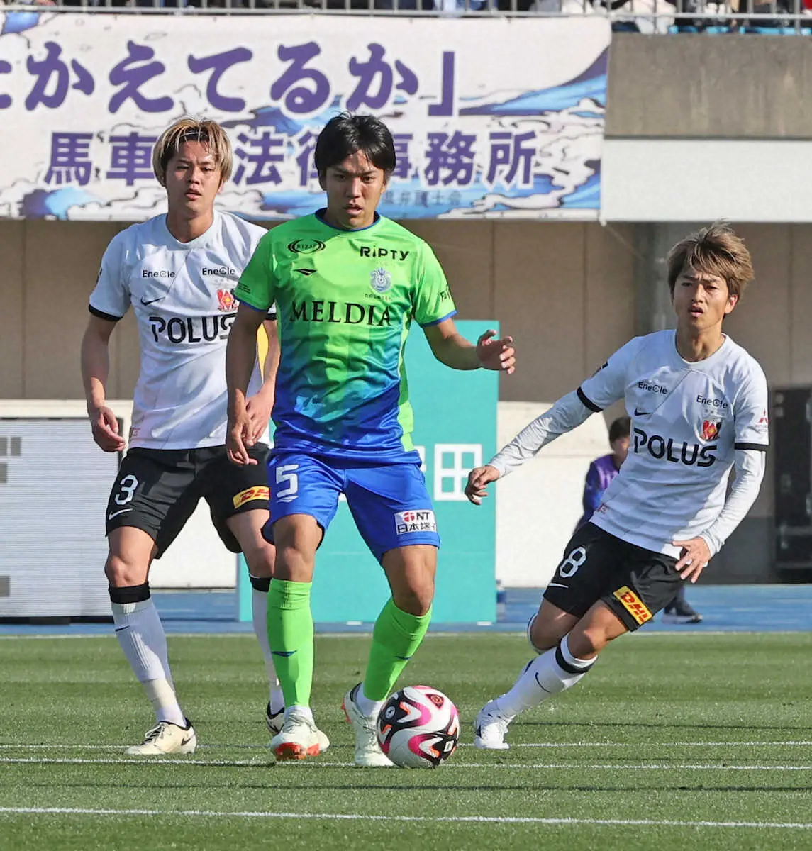 【画像・写真】U23日本代表の湘南・田中が3得点演出！　華麗なルーレットからアシスト　ポスト直撃ミドルも