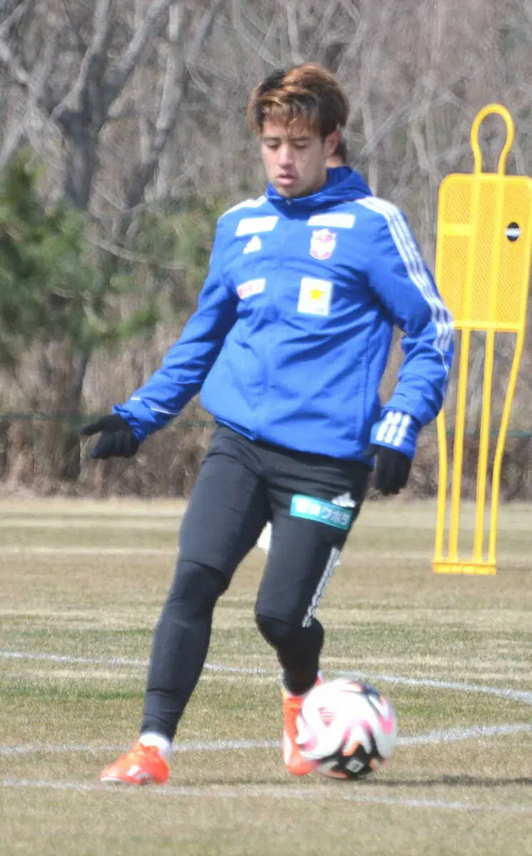【画像・写真】新潟・松田　ドリブル磨き勝利へ加速　「もっとラストパスをFWに」　前新潟の横浜・渡辺から刺激
