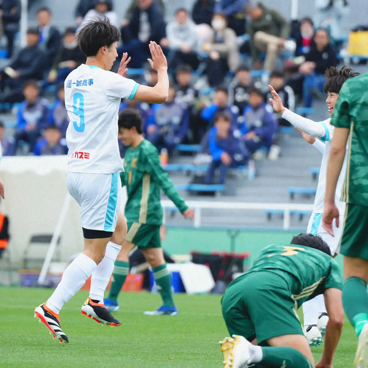 【画像・写真】U―23日本代表FW内野航太郎がカタールへ出発「“日本を勝たせてこい”と言われて送り出された」