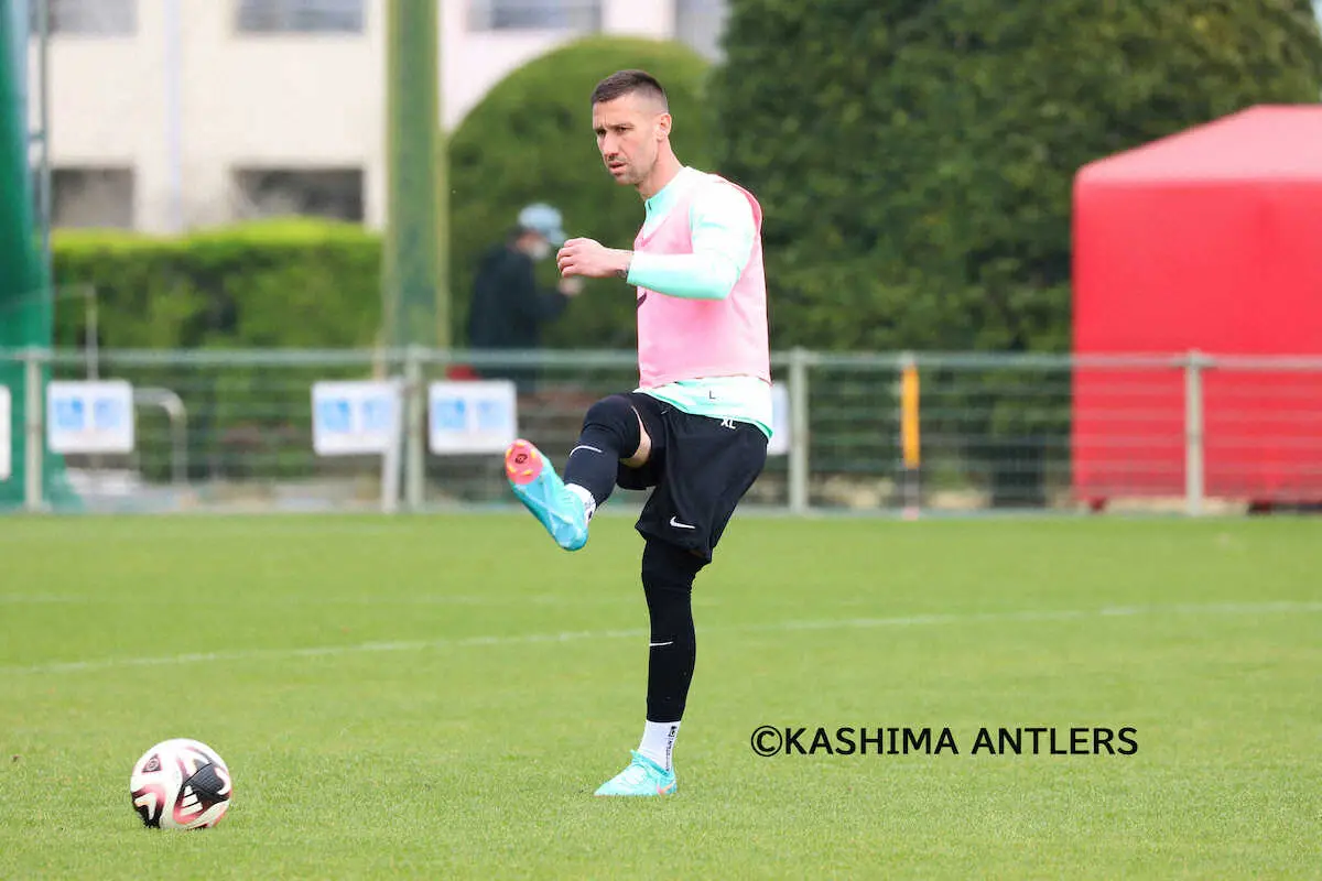 【画像・写真】鹿島新外国人MFミロサヴリェヴィッチが日本デビュー「言葉では表せないような感情でした」