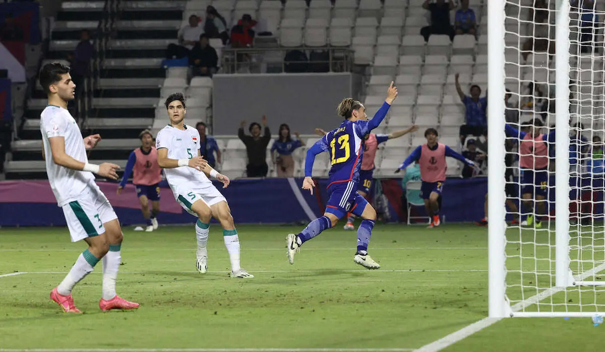 【画像・写真】＜U－23日本代表・U－23イラク代表＞前半42分にゴールを決めた荒木は右手を突き上げ喜びを爆発させる（撮影・小海途　良幹）