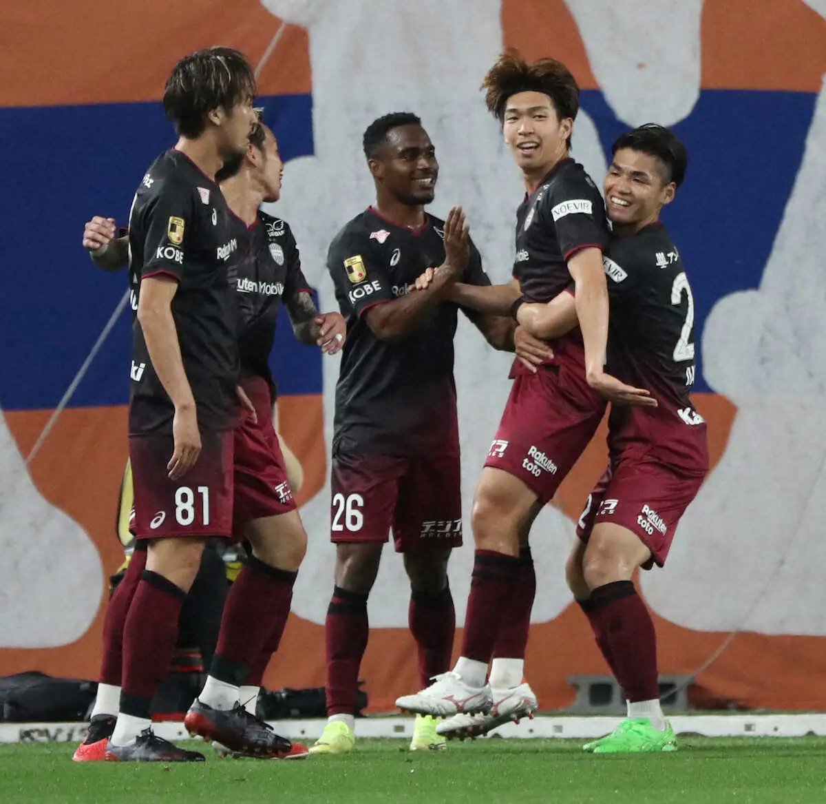 【画像・写真】神戸、大迫・武藤・山口・酒井がベンチでも勝った　2点目・宮代「FWの仕事として点を取り切れた」