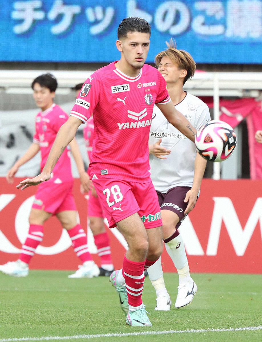 【画像・写真】3月加入のDFハブナー「空中戦が強み」愛称“ビーバー”が存在感示す