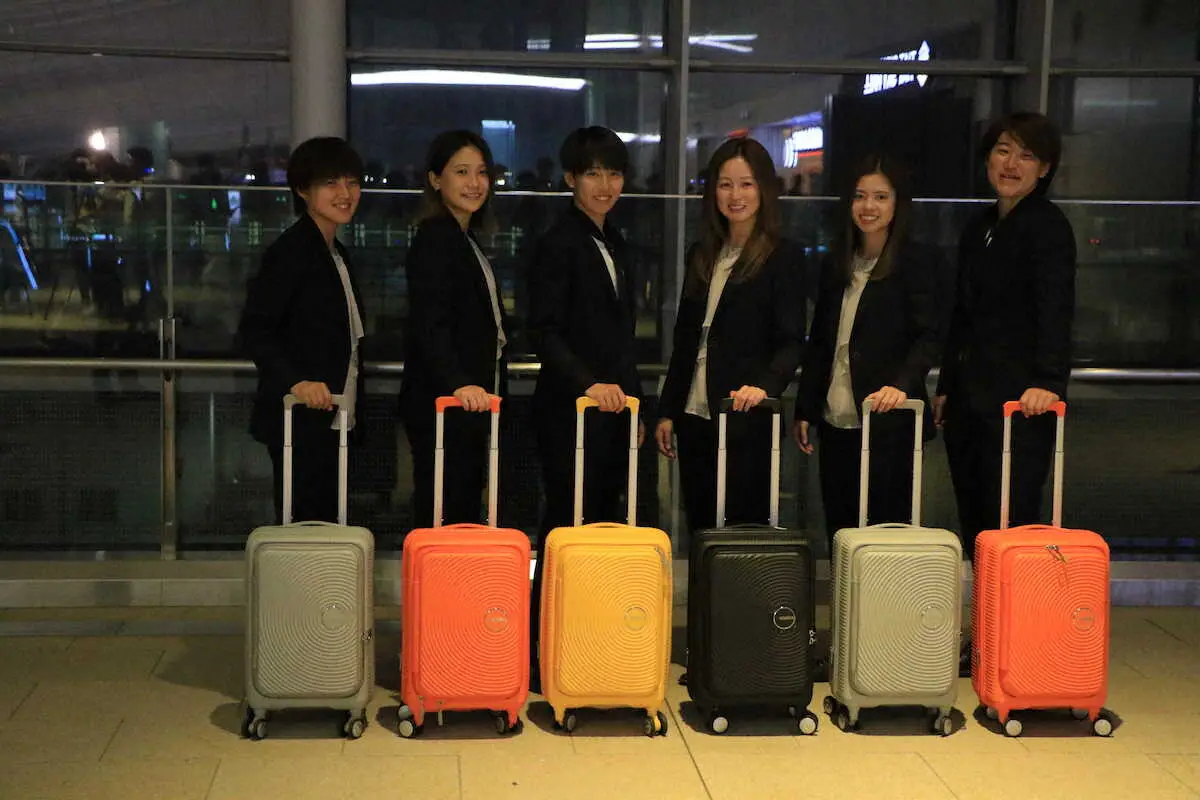【画像・写真】なでしこが海外遠征出発　長谷川唯「いいプレーをしたら褒めるのはもちろんだけど…」五輪へ競争意識高める