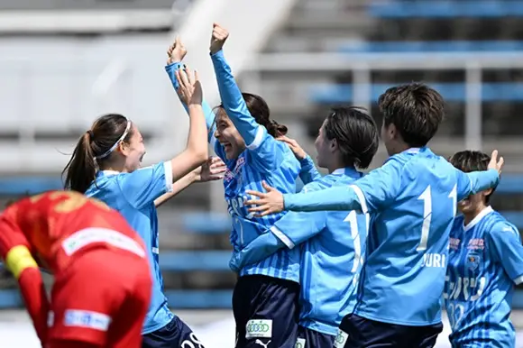 【画像・写真】伊賀FCが開幕10連勝中のヴィアマを撃破。初黒星の首位ヴィアマを名古屋とニッパツが追う展開で後半戦へ【プレナスなでしこリーグリポート（5月）】