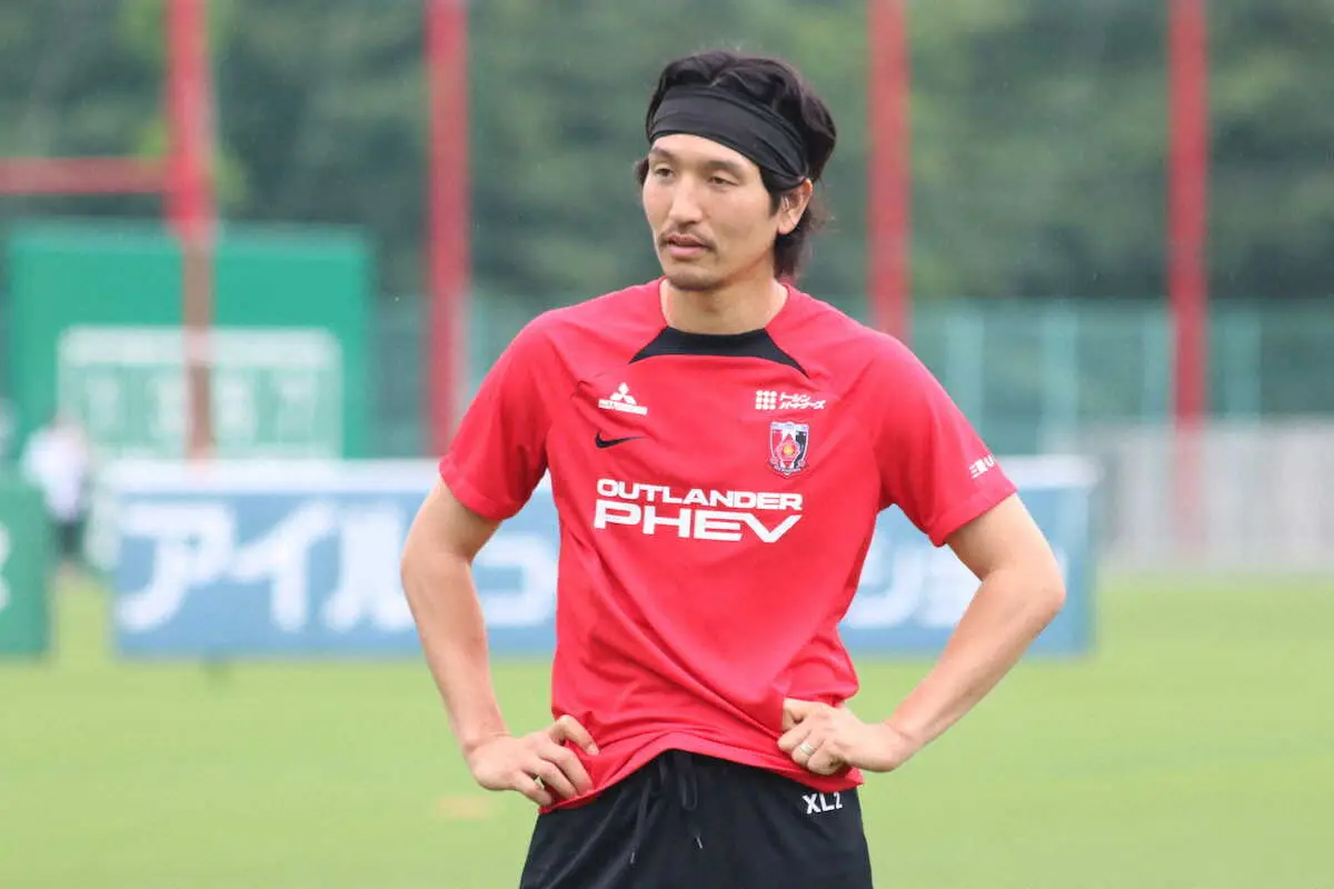 【画像・写真】浦和DF酒井宏樹「喜びがある。サッカー選手としても友人としても」　元日本代表MF原口元気が練習参加