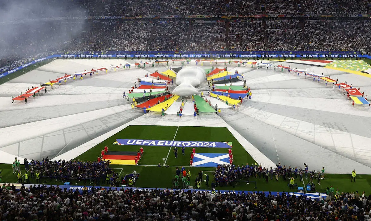 【画像・写真】＜欧州選手権　ドイツ・スコットランド＞試合前に行われたオープニングセレモニー（ロイター）