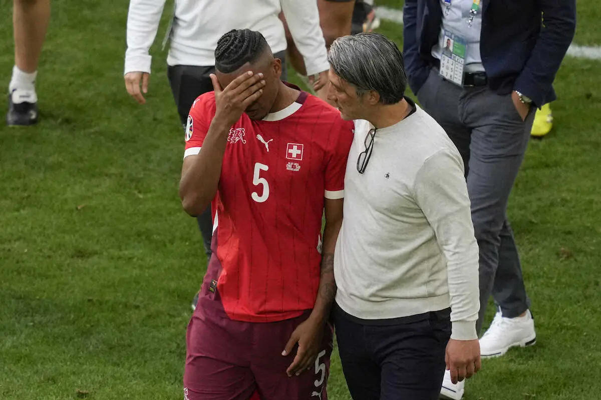【画像・写真】スイス指揮官　8強敗退も選手称賛「誇りに思う」　負傷ジャカのフル出場に驚き「プレー出来たのは奇跡」