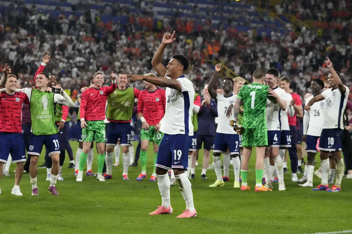 【画像・写真】イングランド代表ワトキンス「信じられない」　劇的弾でMOM選出「パーマーからパスがくると分かってた」