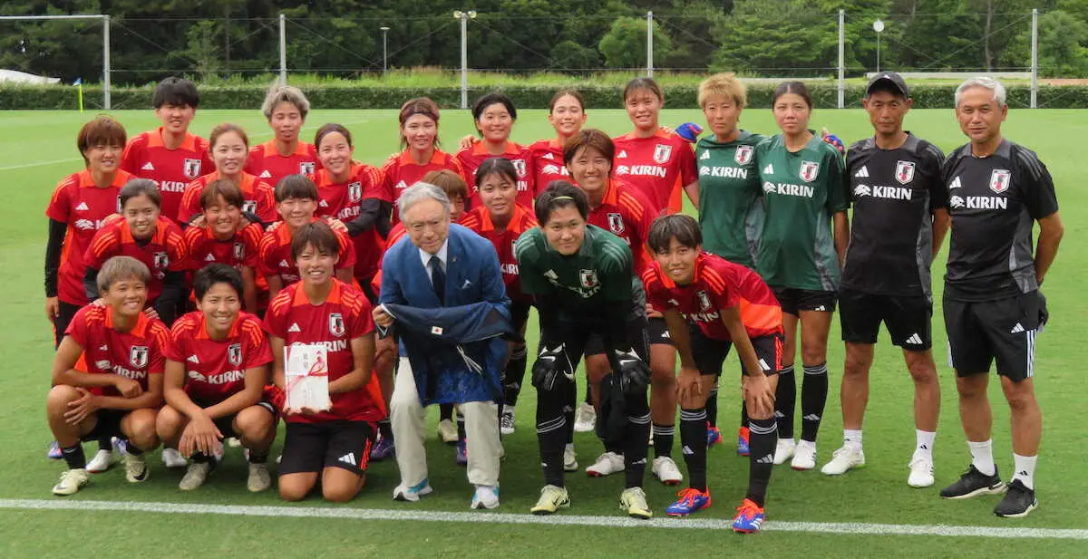 【画像・写真】メキシコ五輪銅メダル・松本氏が激励「メダルを獲ってほしい」　男女ともに期待大でエール