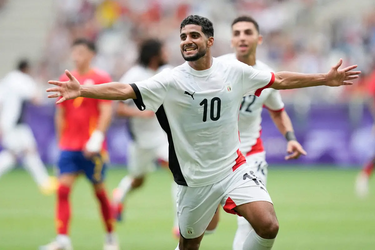 【画像・写真】＜パリ五輪男子サッカー　スペイン・エジプト＞前半、先制ゴールを決め喜ぶエジプト代表FWアデル（AP）