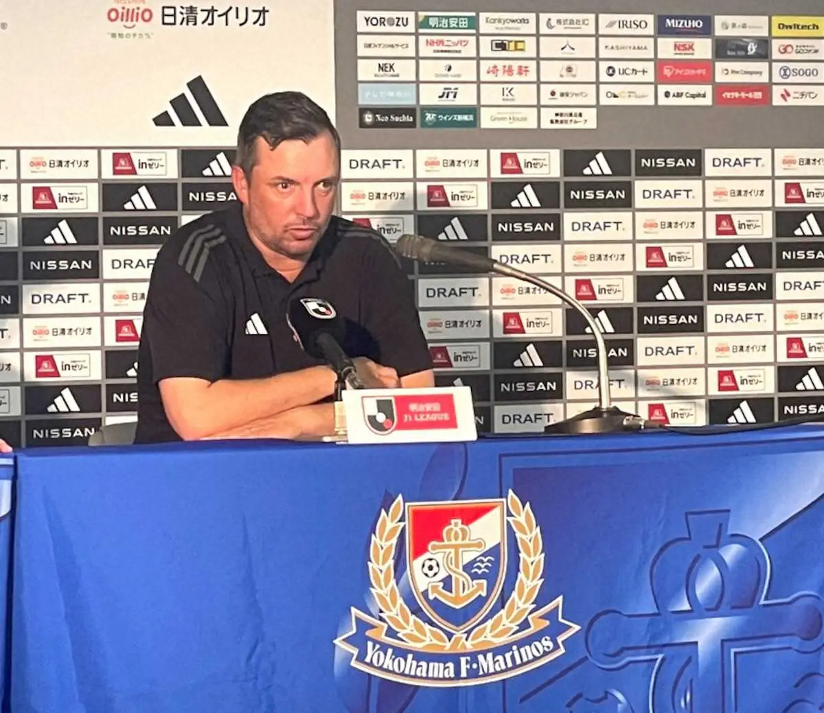 【画像・写真】横浜・ハッチンソン監督「自分はホームでの敗戦が一番嫌いだ」　逆転負けで新体制初黒星