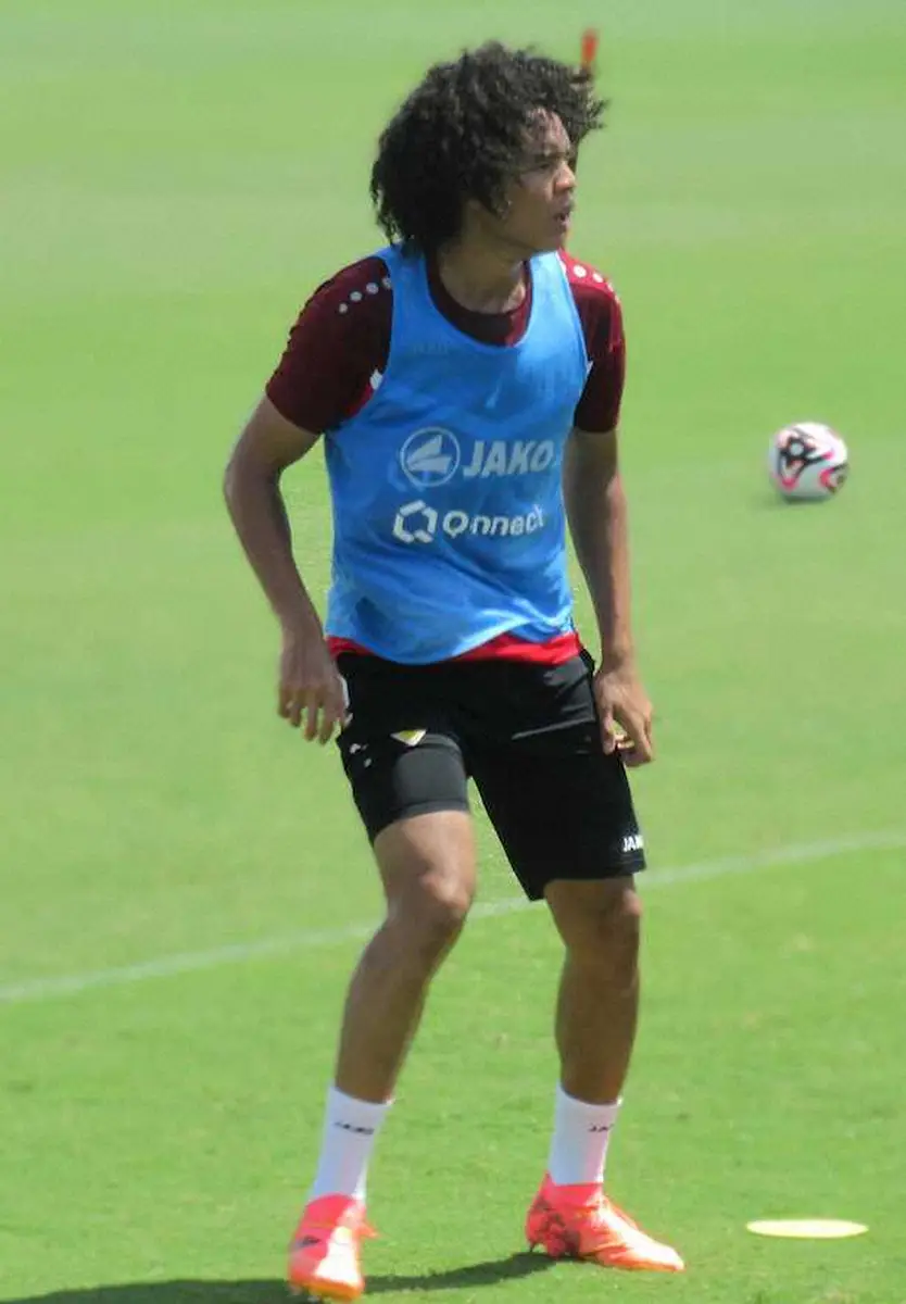 【画像・写真】20歳のチェイス・アンリが開幕戦で待望のブンデスデビュー「スタメンを狙っていきたい」