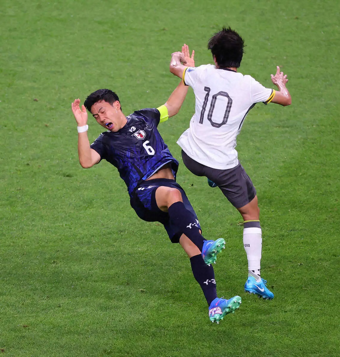 【画像・写真】「カンフーサッカーはやめて」目立つ中国のラフプレー　イエロー連発にネット「もはや恒例」