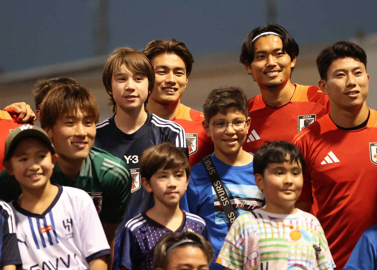 【画像・写真】サッカー日本代表　バーレーンで練習　中国戦で1得点2アシスト伊東純也ら全27人が参加
