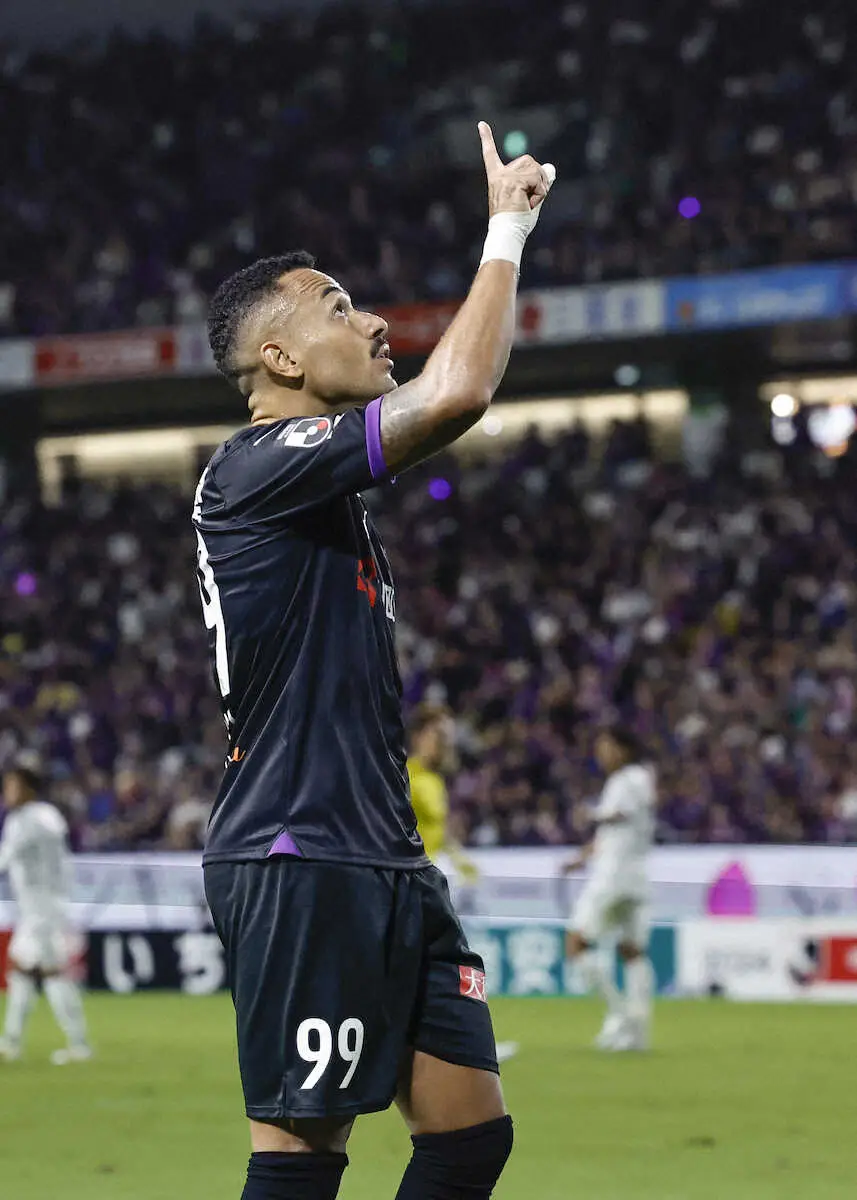 【画像・写真】京都FWラファエル・エリアスがクラブ新4戦連発！圧巻2発で8戦9発　94年ベンチーニョ超えに期待