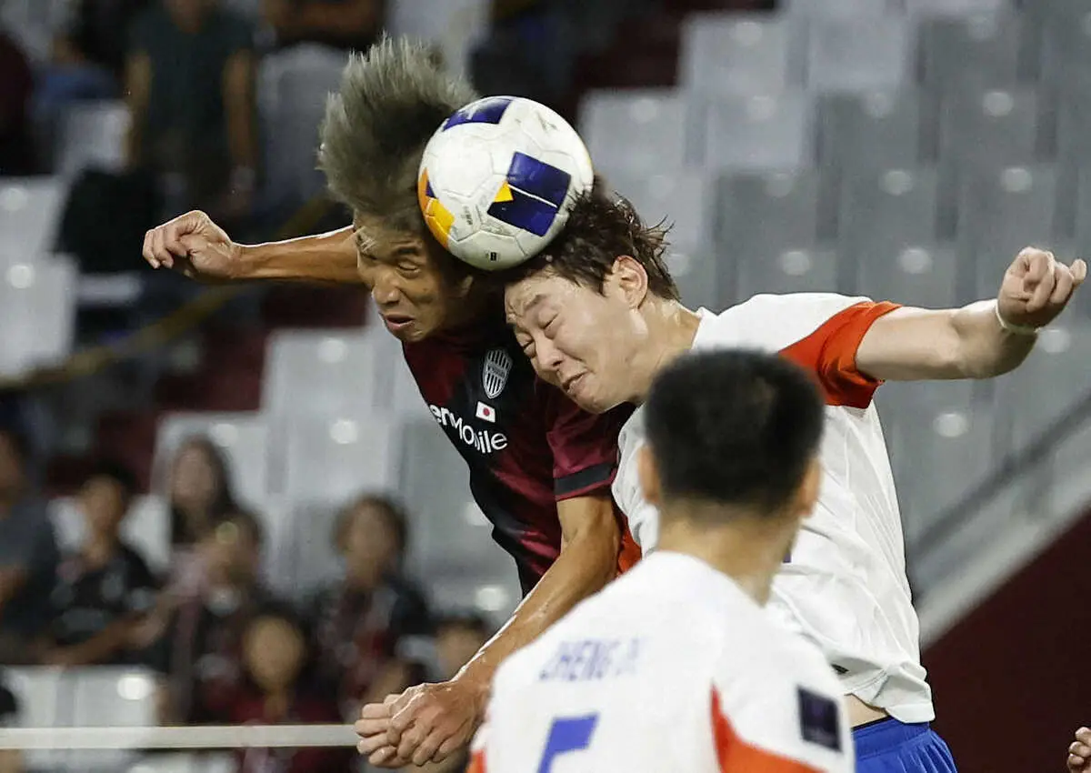 【画像・写真】＜神戸・山東＞後半、競り合う神戸・大迫（左）