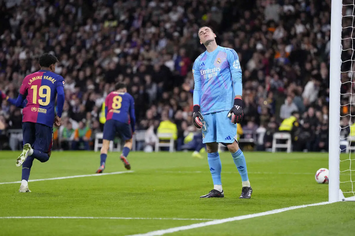 【画像・写真】レアル　クラシコ初出場エムバペ不発で0―4惨敗…本拠公式戦不敗39でストップ