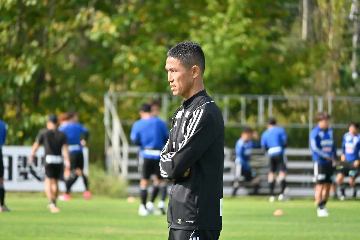 【画像・写真】タイトル獲得へ向け準備に余念がない松橋監督