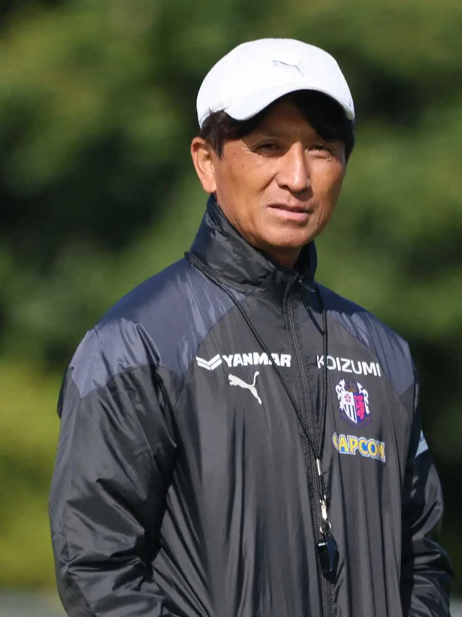 【画像・写真】C大阪、ホーム福岡戦で「飛ぶぞ」長州力が来場　堅守の相手をこじ開ける