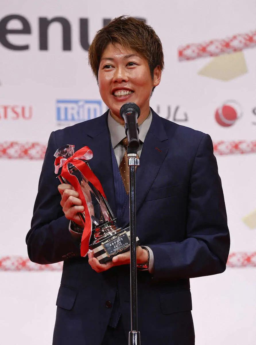 【画像・写真】斉藤夕真　なでしこリーグ最優秀選手賞を初受賞「ヴィアマテラス宮崎で歴史をつくっていきたい」