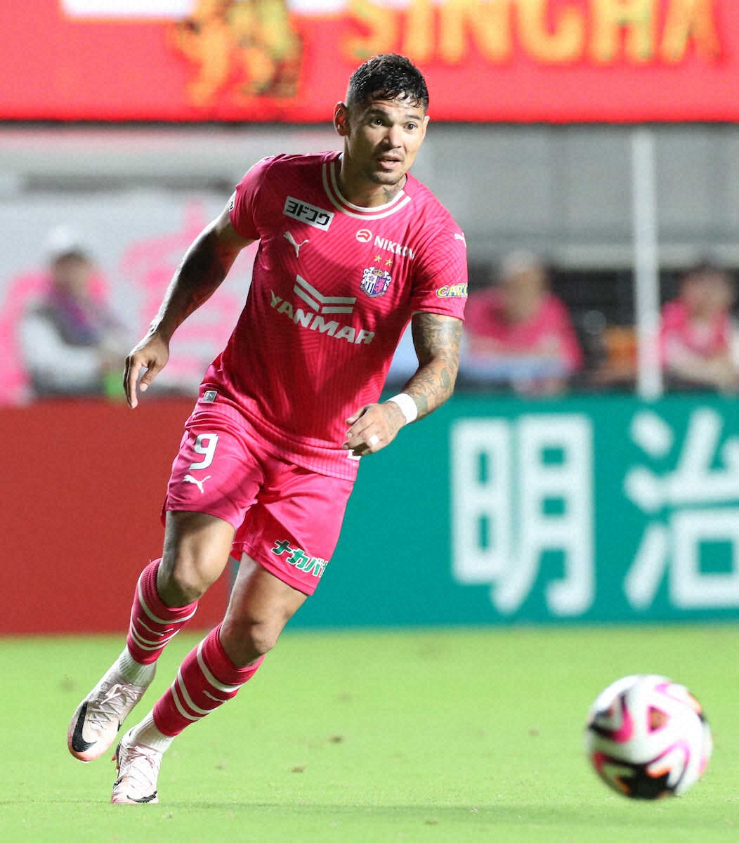 【画像・写真】C大阪　レオ・セアラは30日鹿島戦で得点王へラストチャージ　コブクロも来場し、ホーム最終戦盛り上げる