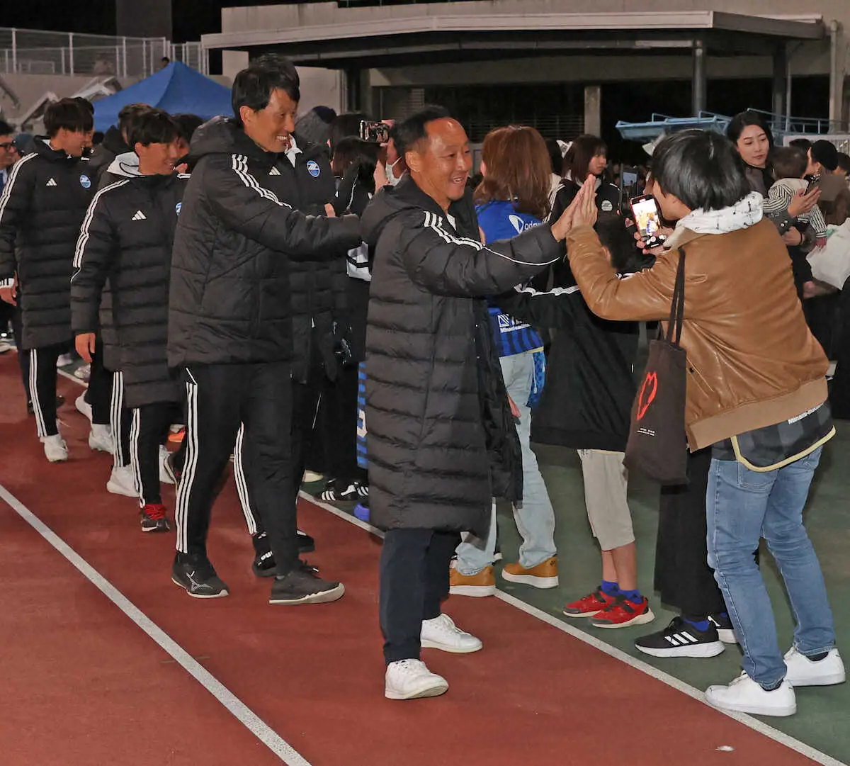 【画像・写真】町田が初昇格優勝へ望みつなぐ勝利　MF相馬が技ありループ　引き分けた首位神戸と勝ち点3差で最終節へ