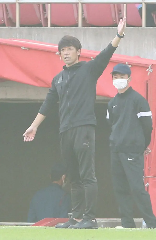 【画像・写真】J2長崎　下平監督の続投発表　J1昇格POは準決勝敗退「胸をえぐられるような悔しい結果。来年こそは」