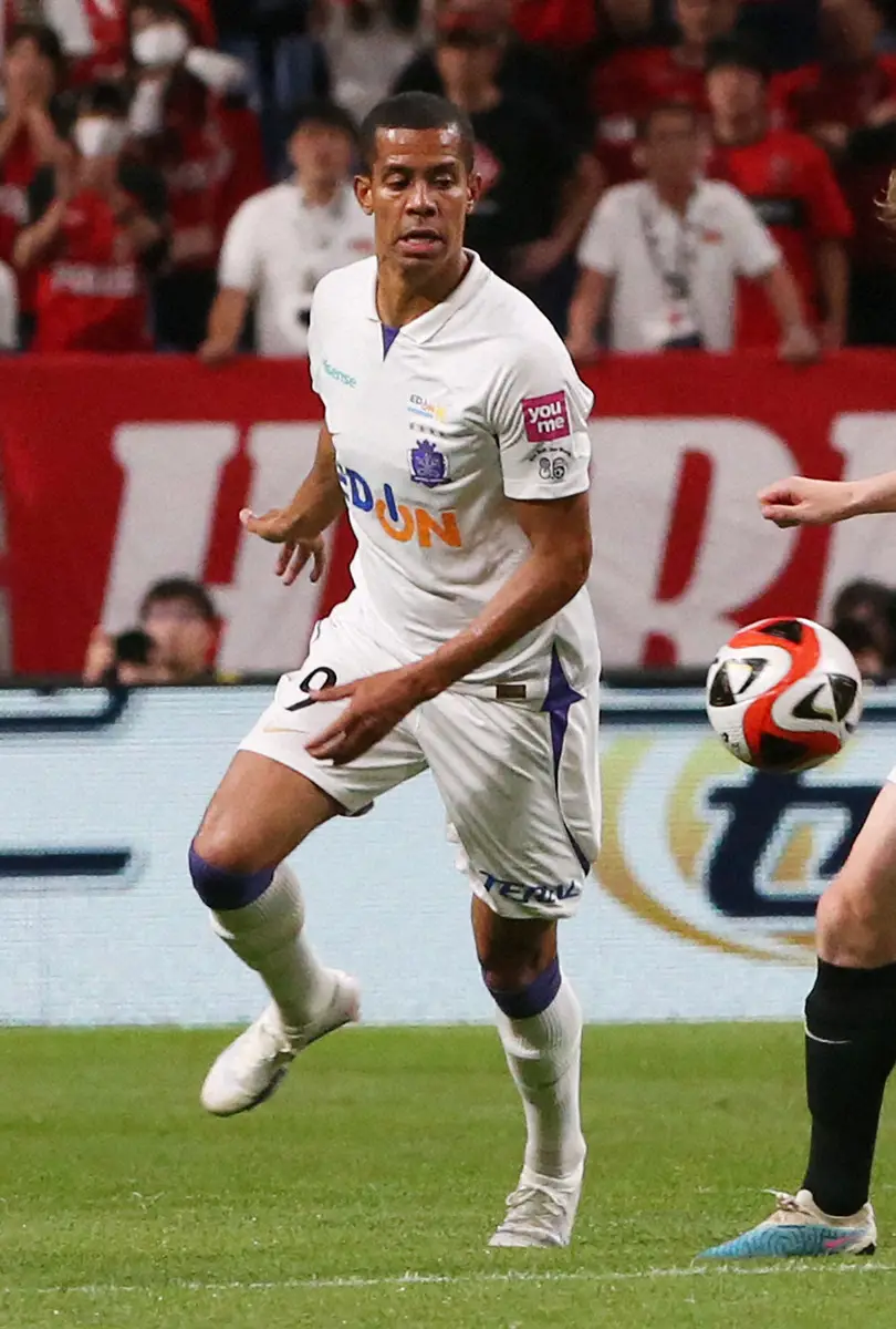 【画像・写真】広島FWドウグラス・ヴィエイラが退団　6年在籍34得点「感謝を込めてビッグハグを！」　東京Vでも活躍