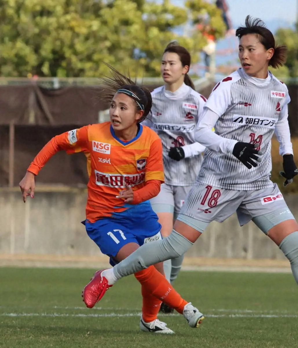 【画像・写真】決勝ゴールを決めた滝川（左、クラブ提供）