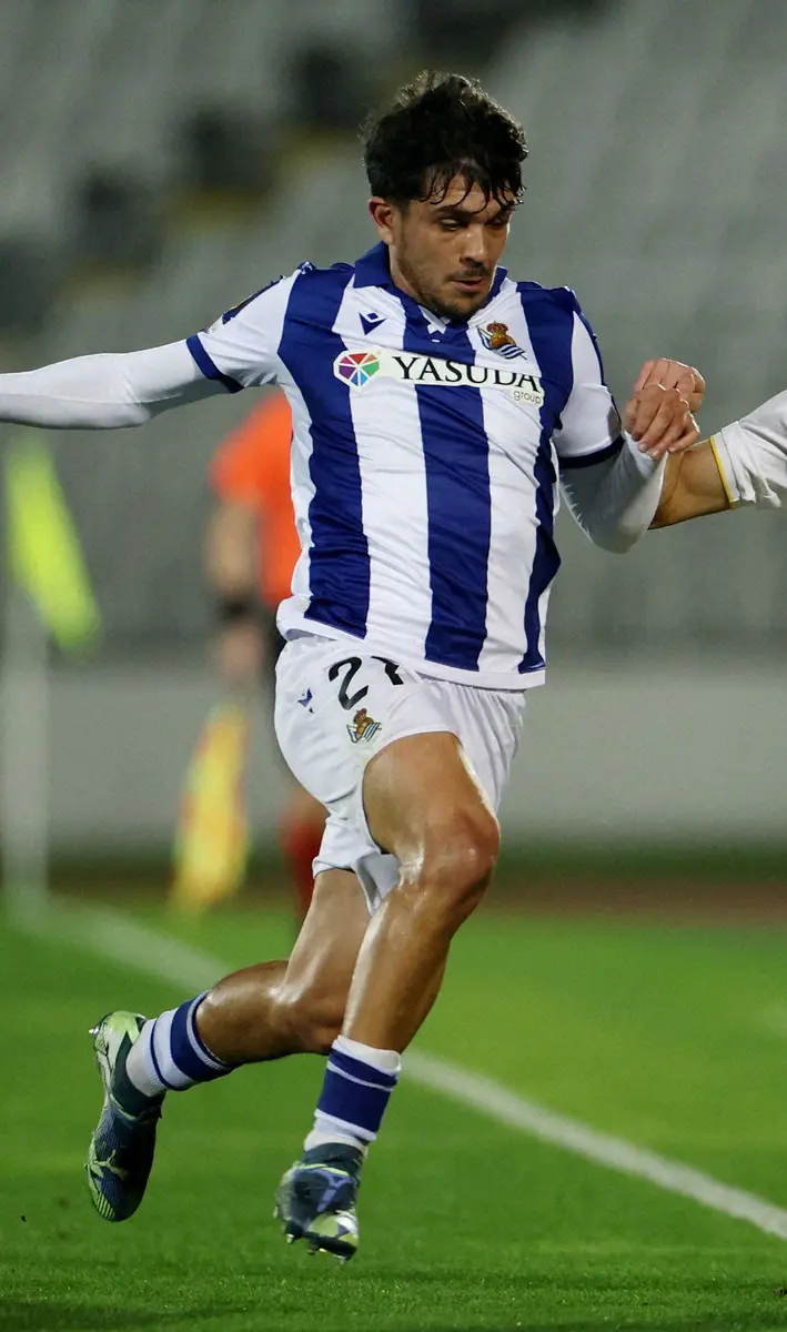 【画像・写真】ソシエダ久保“相棒”への危険なプレーに怒った!　主審への抗議でイエローカードが話題「珍しい」